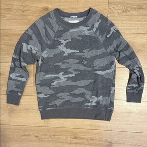 American Eagle Outfitters Dark Gray Camo Crewneck Sweater